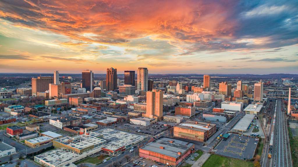 New Homes in Birmingham Near Oxmoor Grove Kevin Ruck © Shutterstock